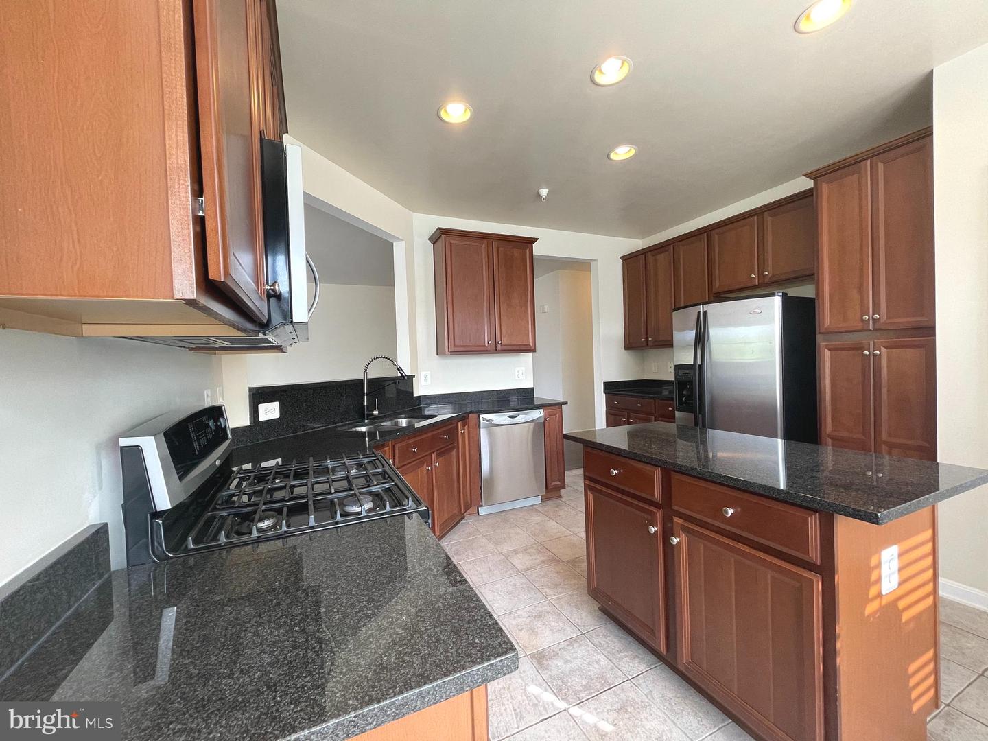 9720 Holmes Pl #Unit 407