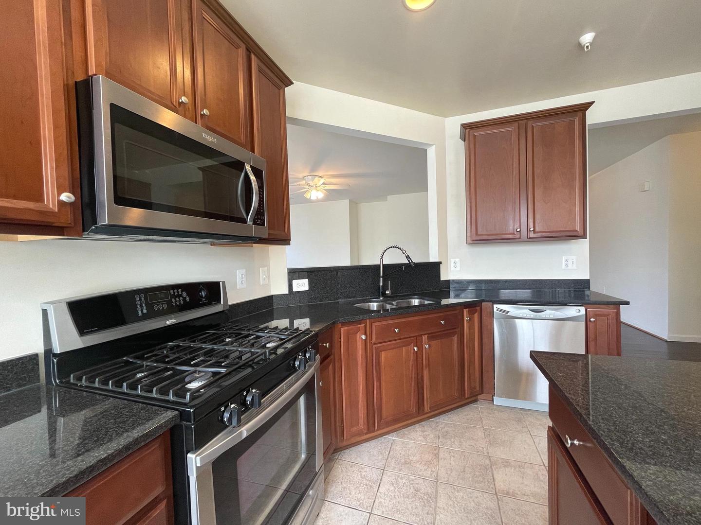 9720 Holmes Pl #Unit 407