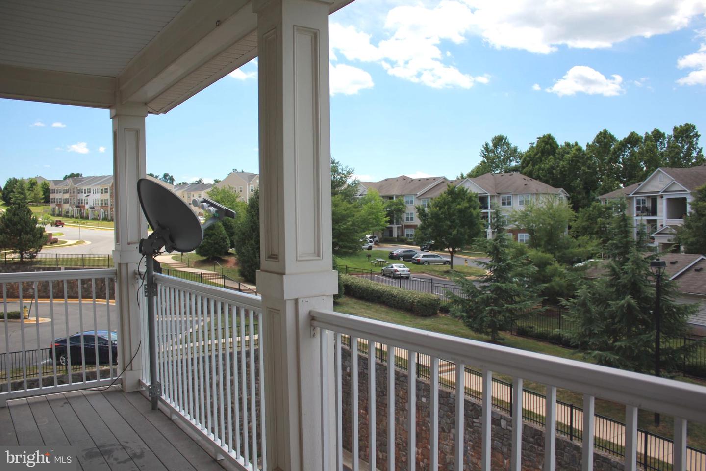 9720 Holmes Pl #Unit 407