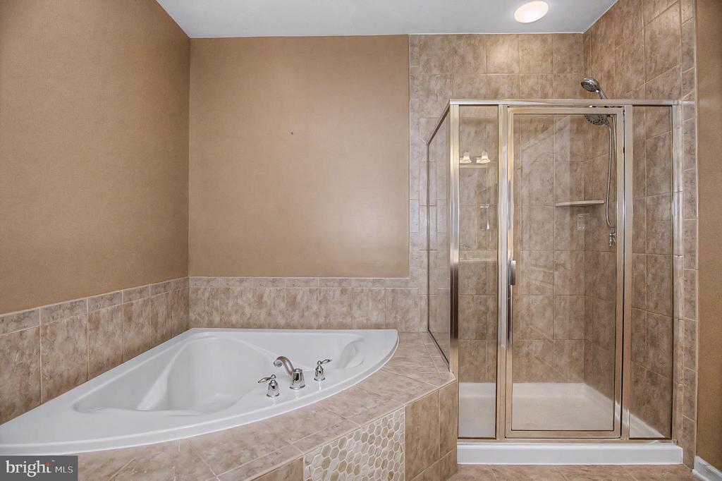 9713 HANDERSON PLACE UNIT 407
