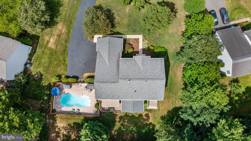 13246 Amblewood Dr