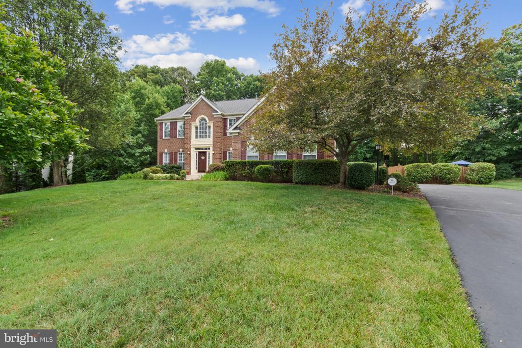 13246 Amblewood Dr