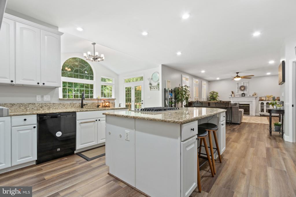 13246 Amblewood Dr