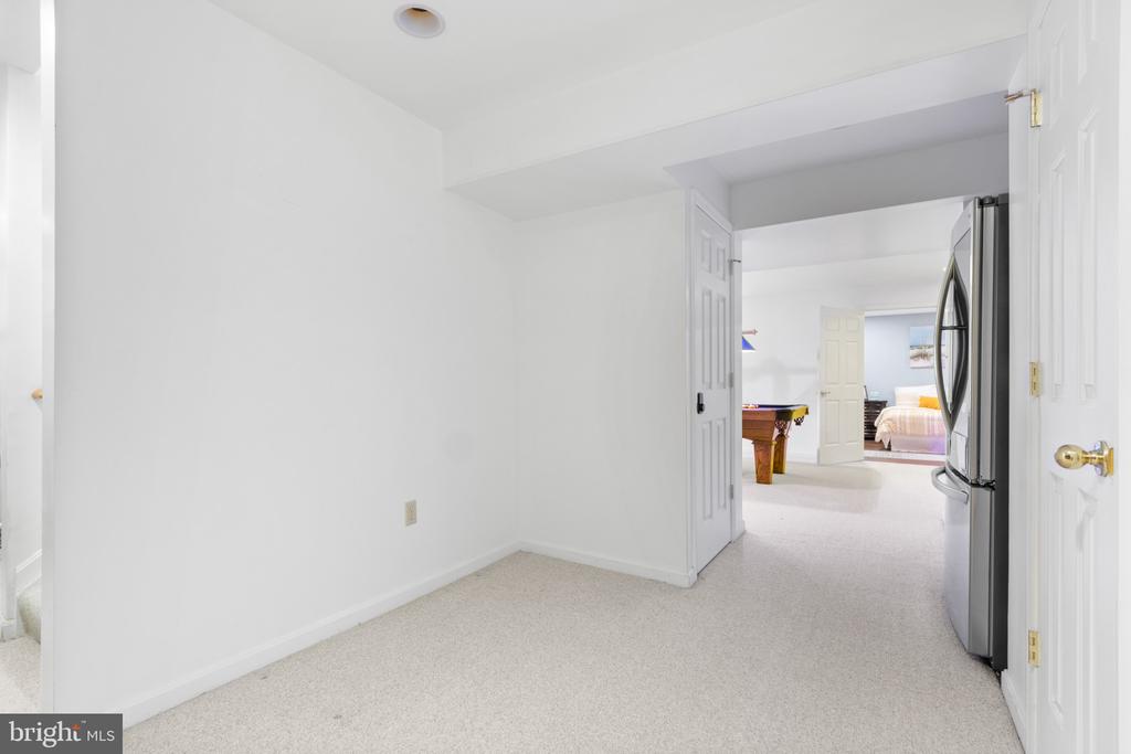 13246 Amblewood Dr
