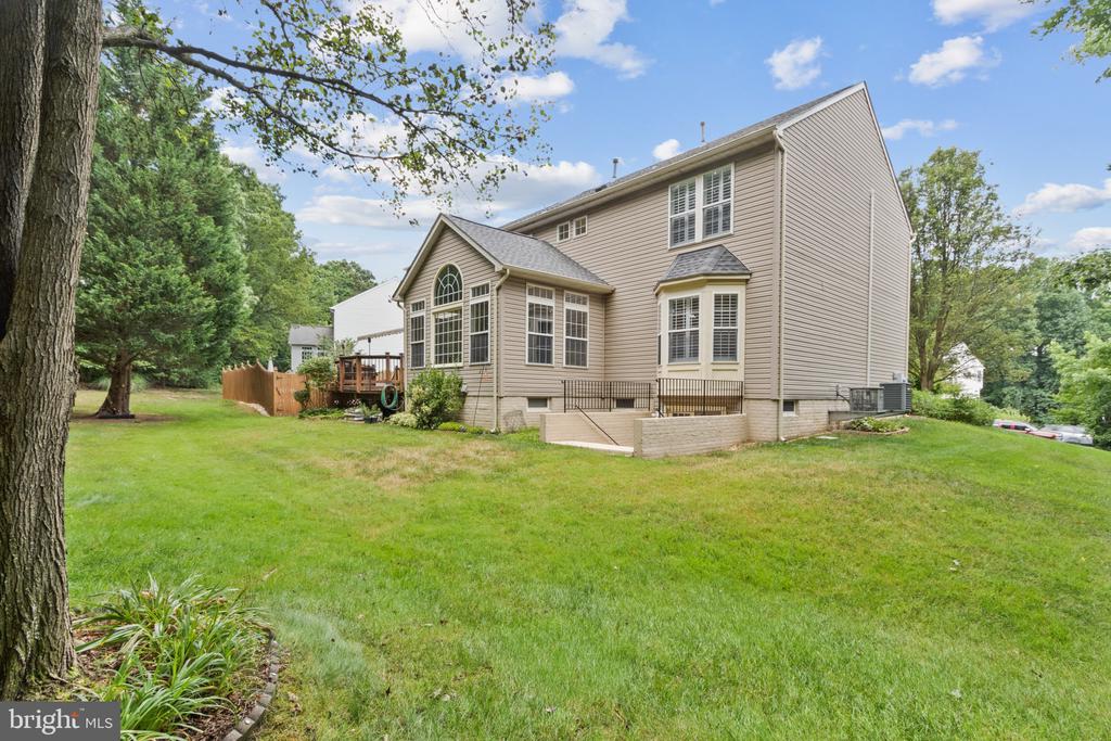 13246 Amblewood Dr