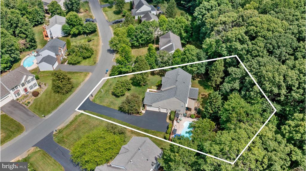 13246 Amblewood Dr
