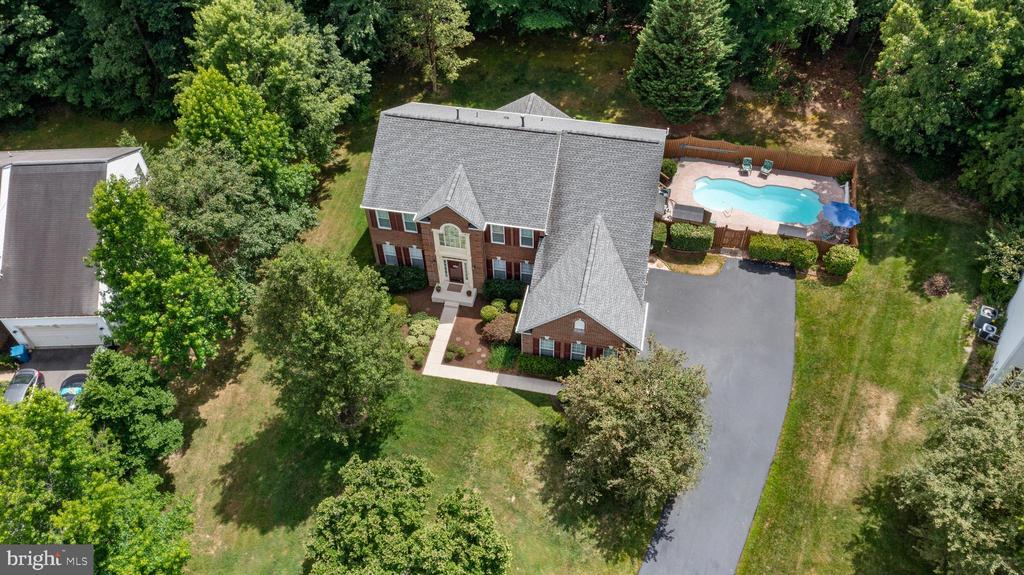13246 Amblewood Dr