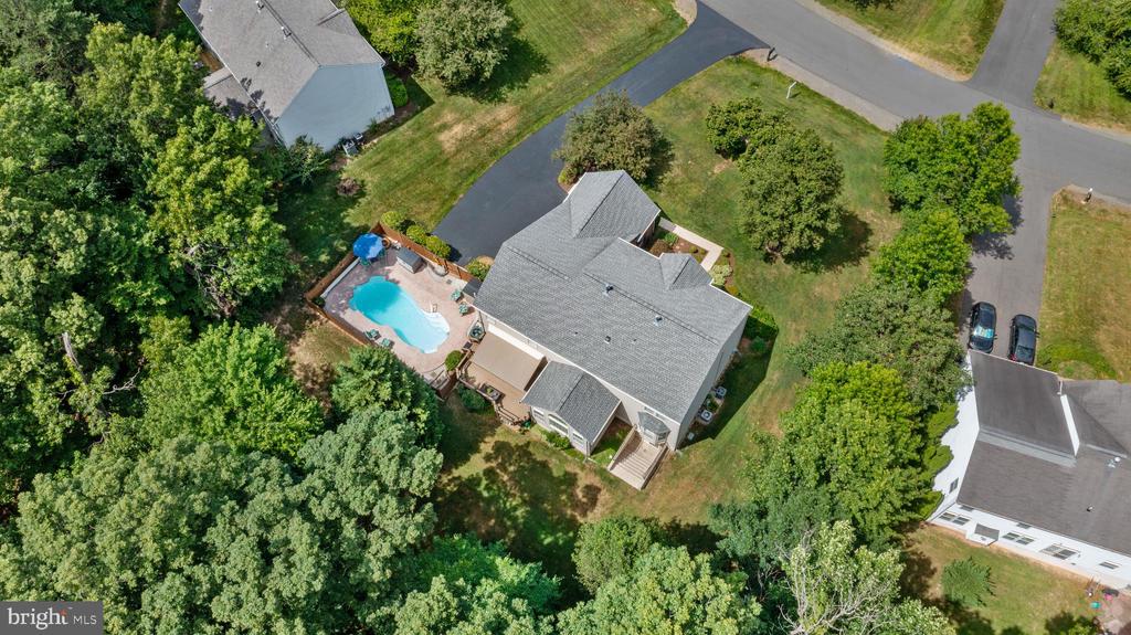 13246 Amblewood Dr