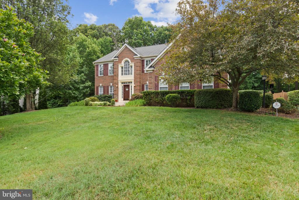 13246 Amblewood Dr