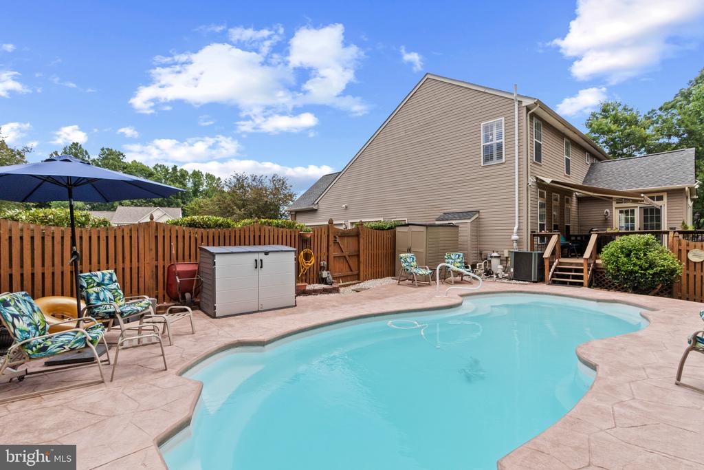 13246 Amblewood Dr