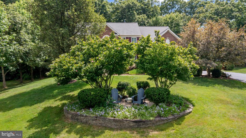 13246 Amblewood Dr