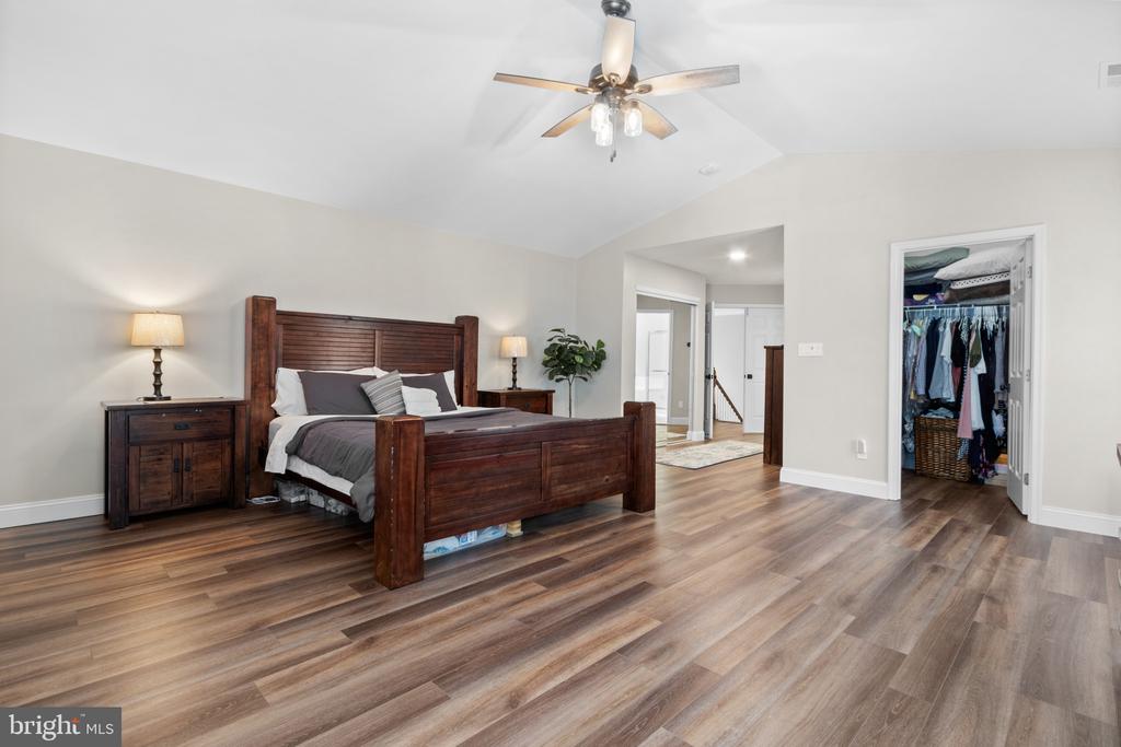 13246 Amblewood Dr