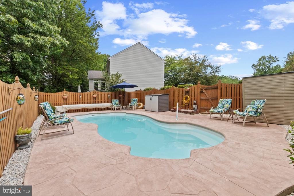 13246 Amblewood Dr