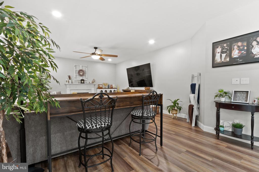 13246 Amblewood Dr