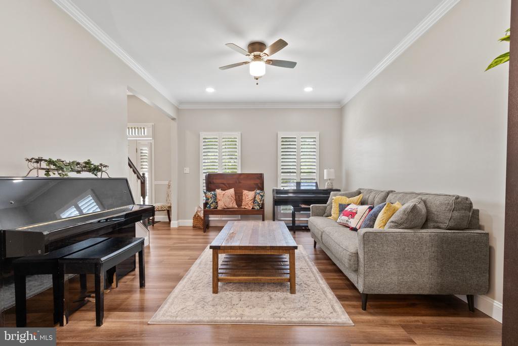 13246 Amblewood Dr