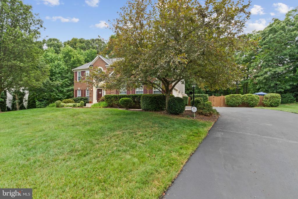 13246 Amblewood Dr