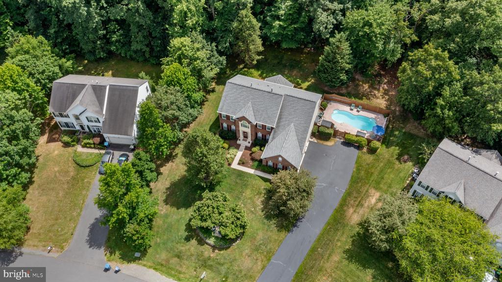 13246 Amblewood Dr
