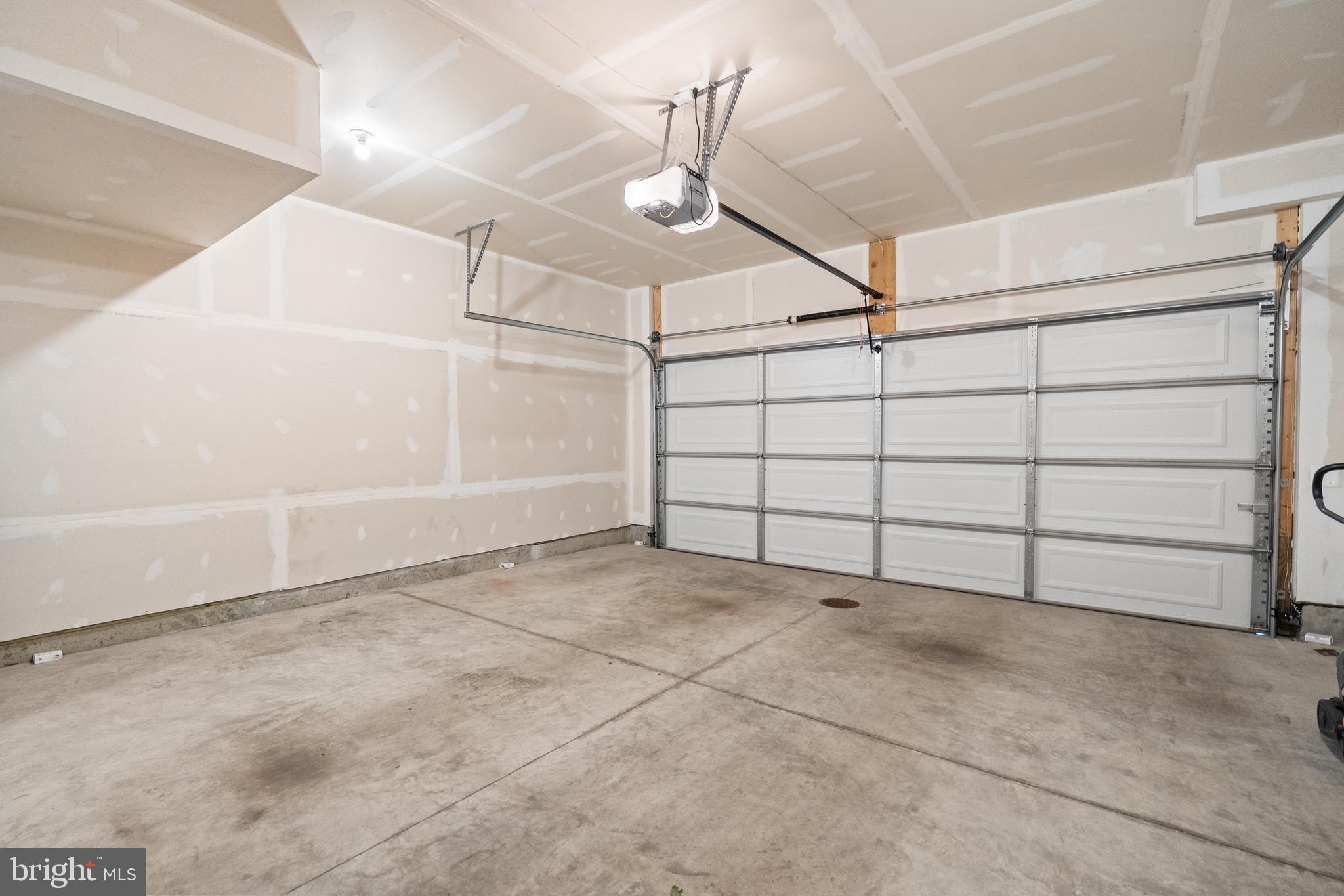 1931 GREENBRIAR HALL RD