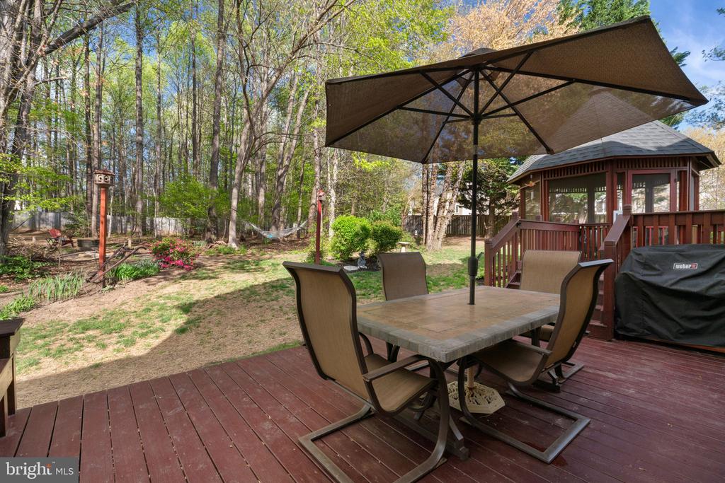 7858 Meadowgate Dr