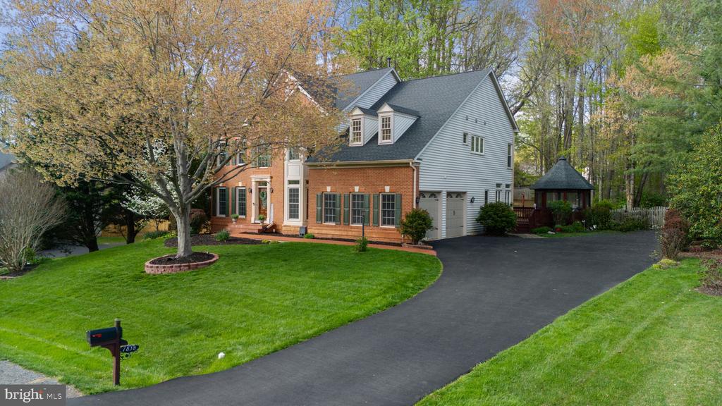 7858 Meadowgate Dr