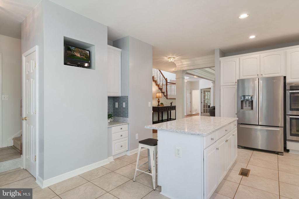 7858 Meadowgate Dr