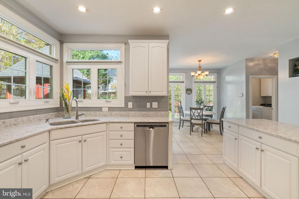 7858 Meadowgate Dr