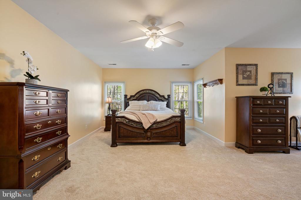 7858 Meadowgate Dr