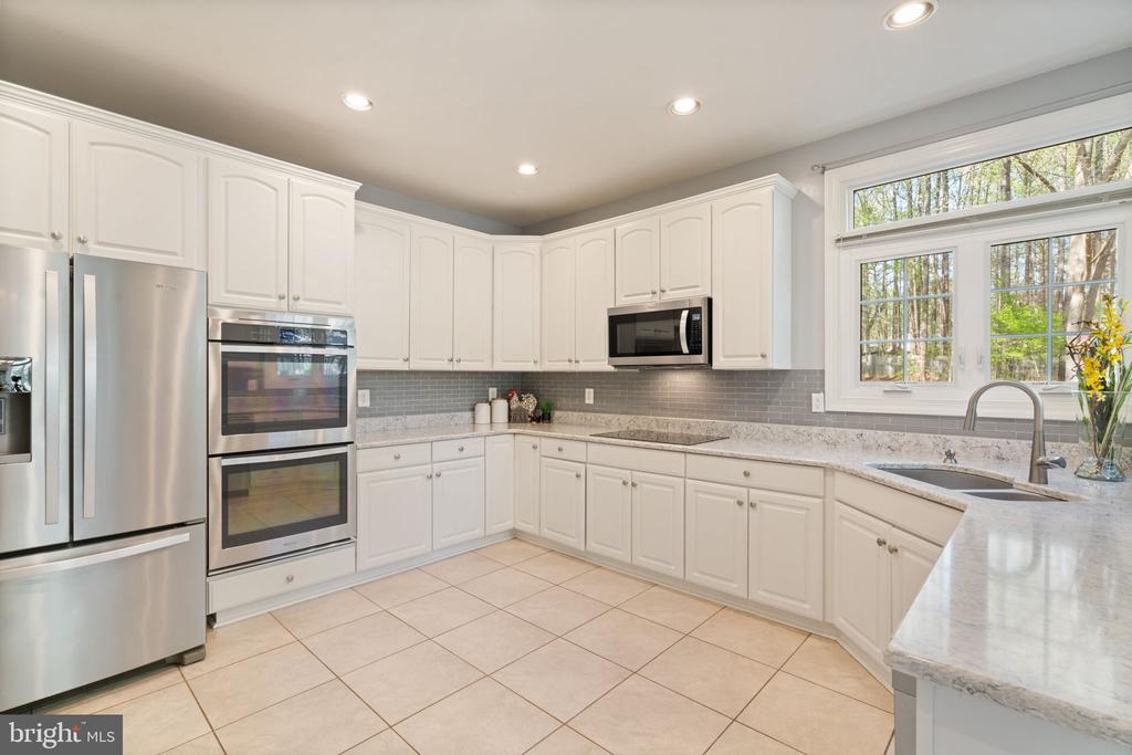 7858 Meadowgate Dr