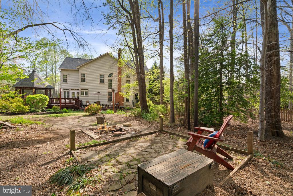 7858 Meadowgate Dr