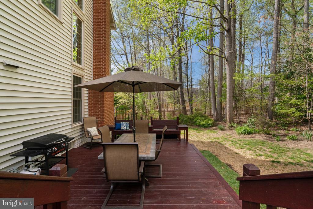 7858 Meadowgate Dr