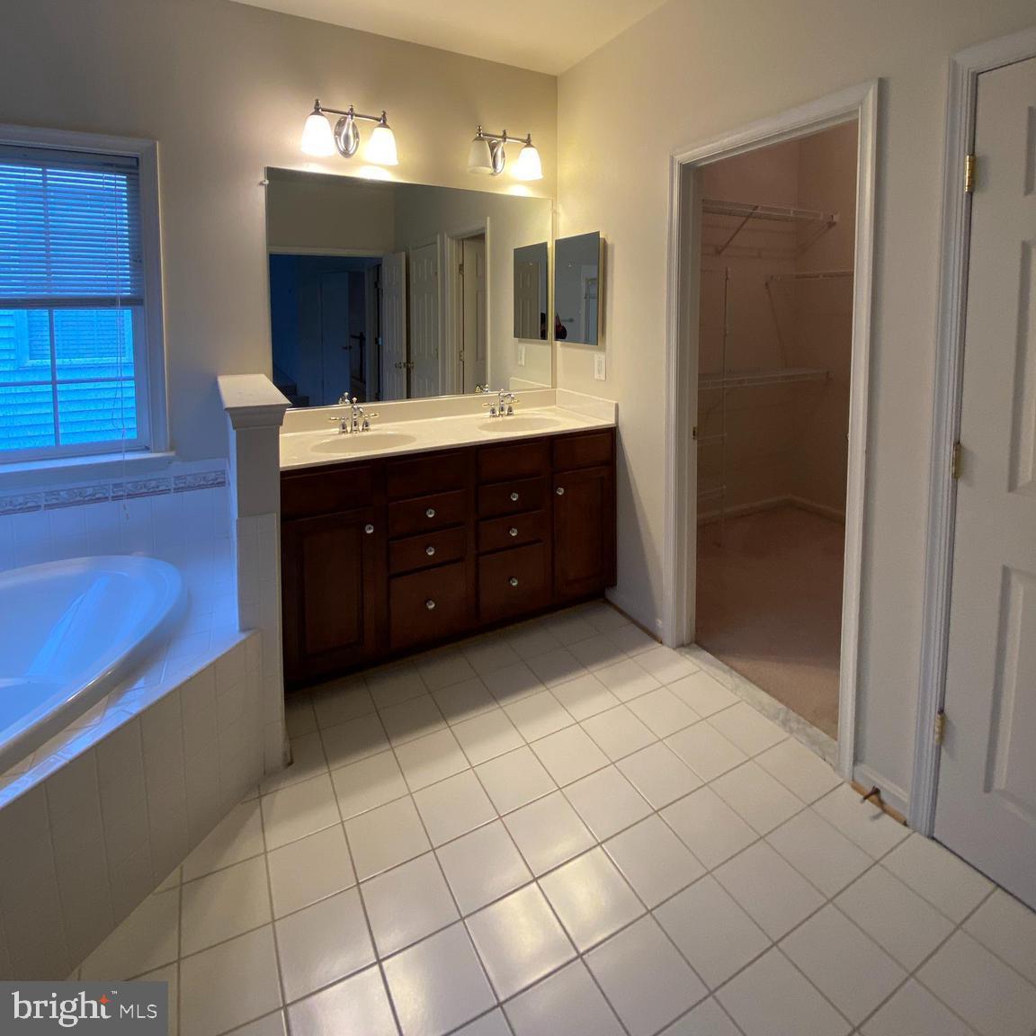 12098 PAPER BIRCH LN