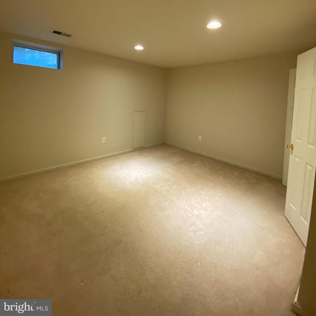12098 PAPER BIRCH LN