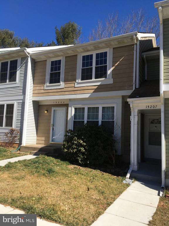 15205 STREAMSIDE CT