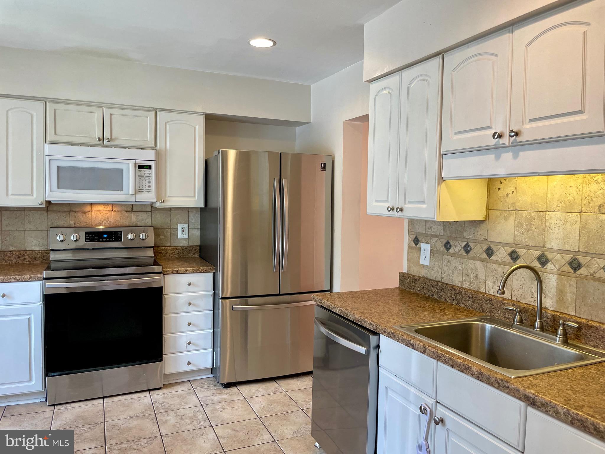 12117 STONEFORD DR