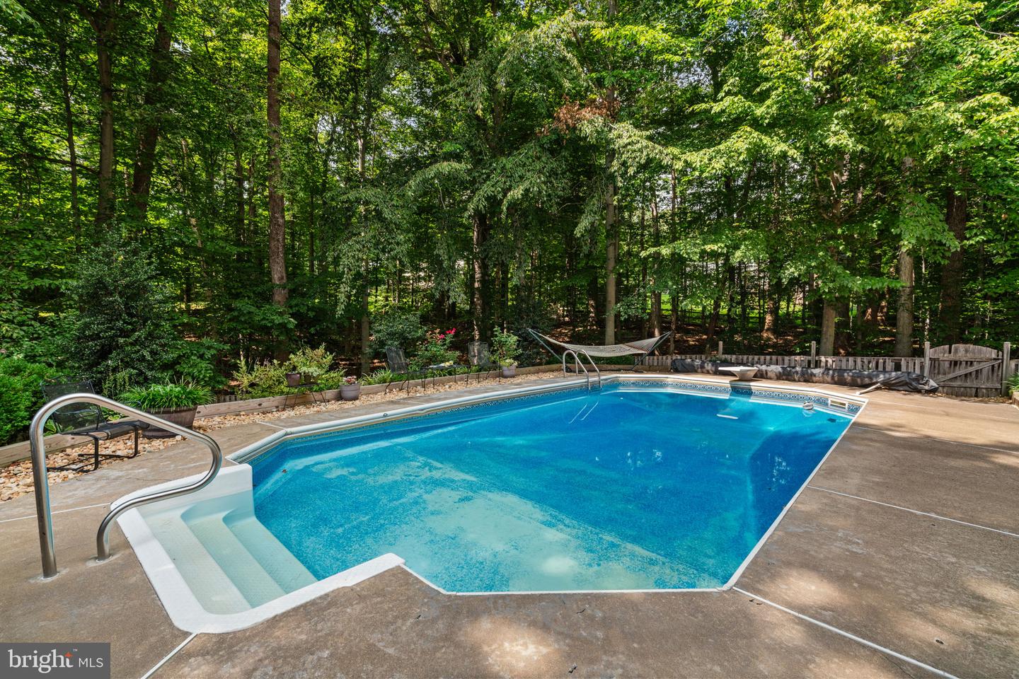 8228 Honeysuckle Rd