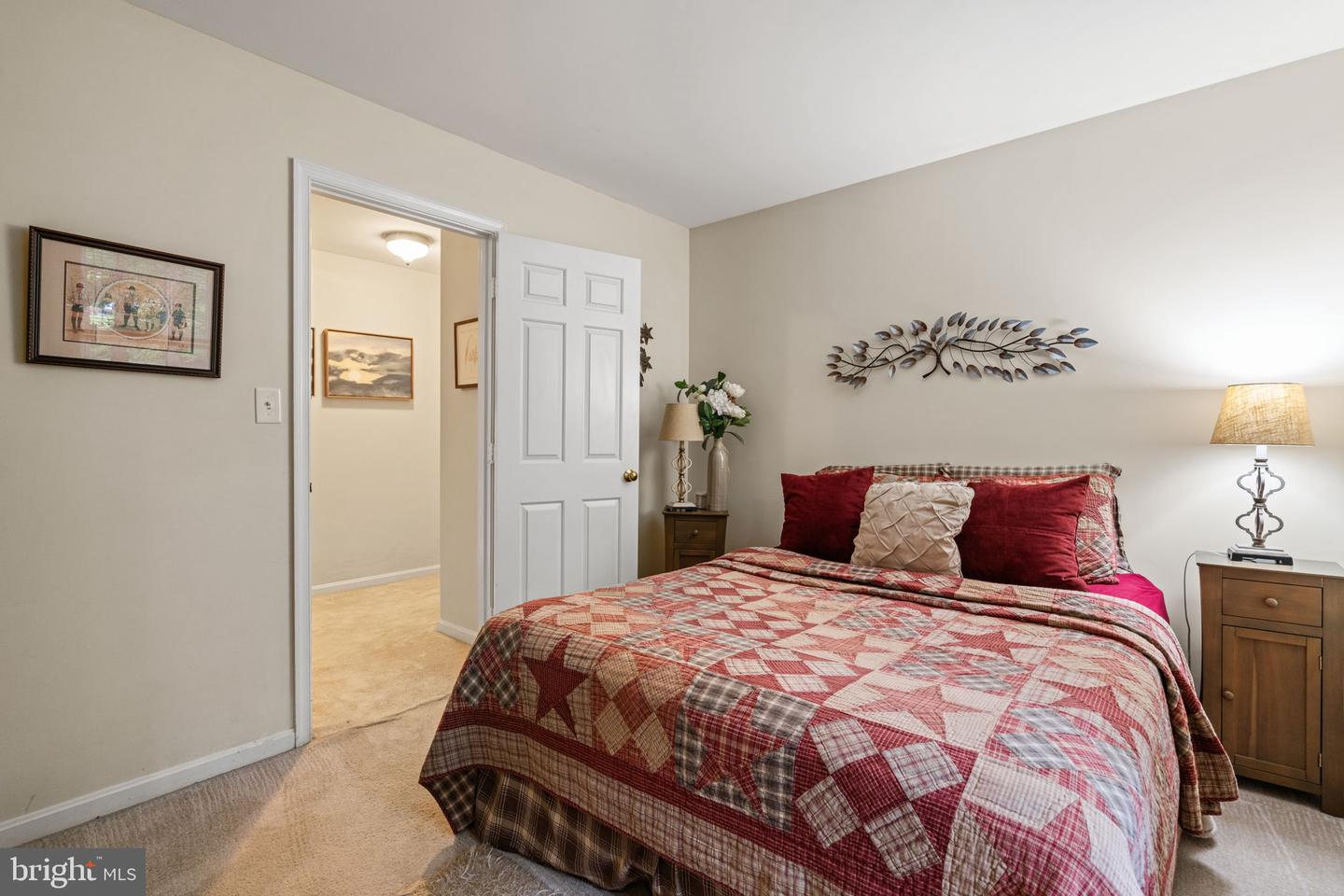 8228 Honeysuckle Rd