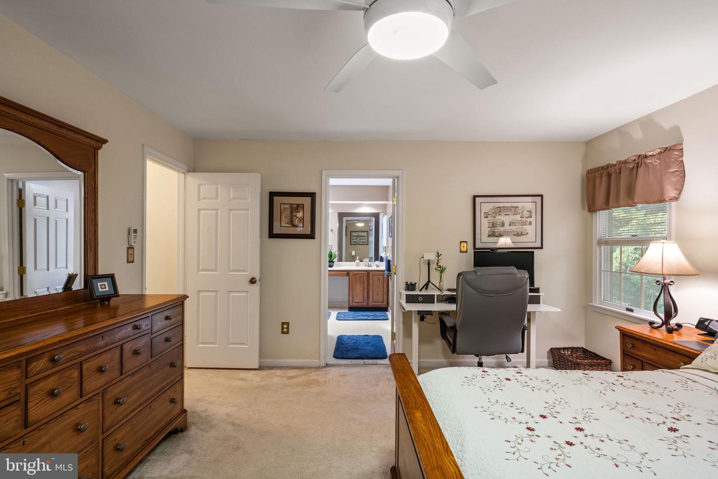 8228 Honeysuckle Rd