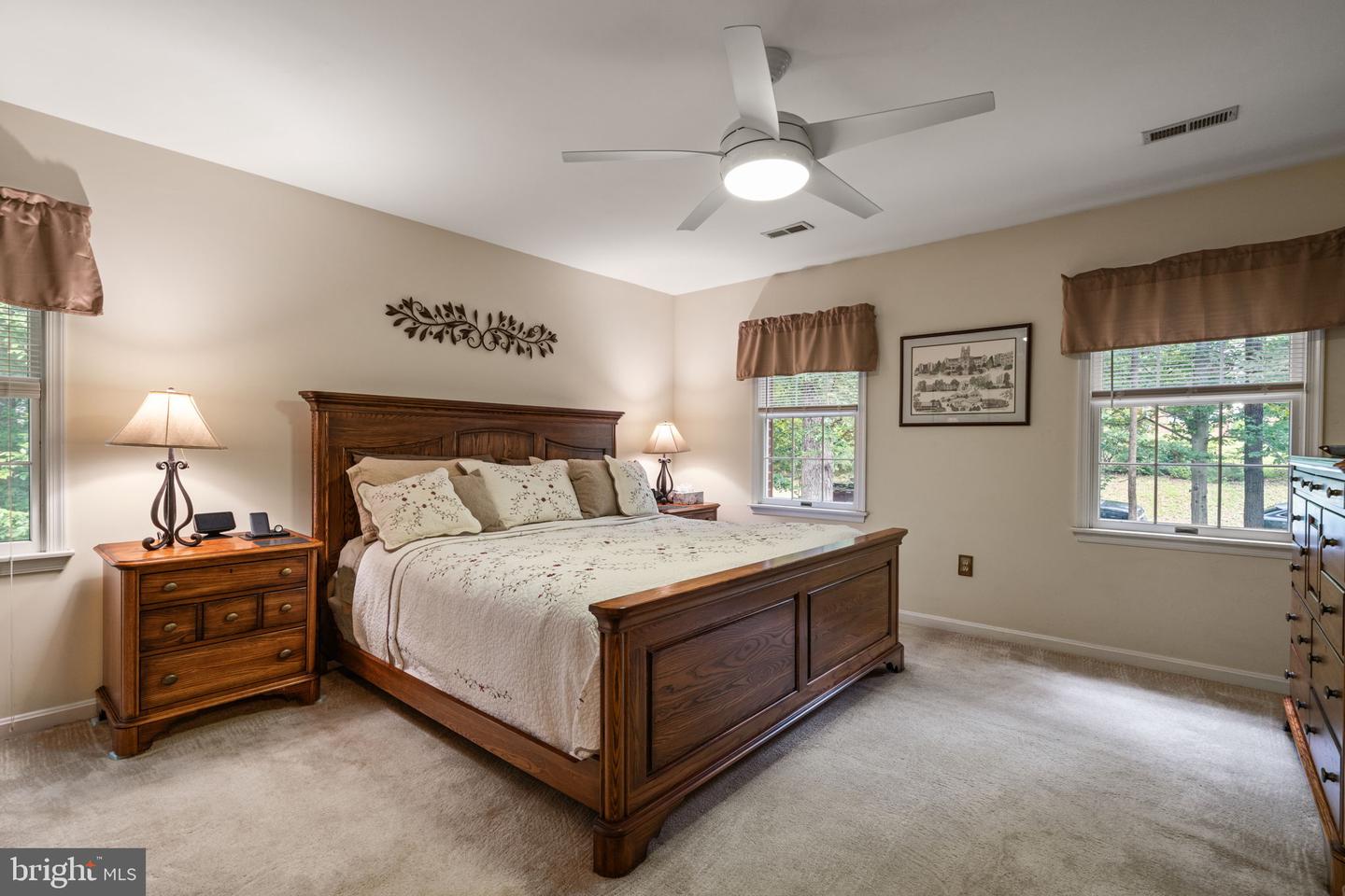 8228 Honeysuckle Rd