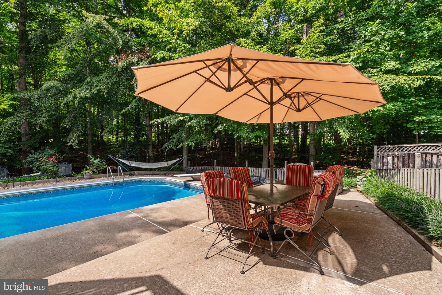 8228 Honeysuckle Rd