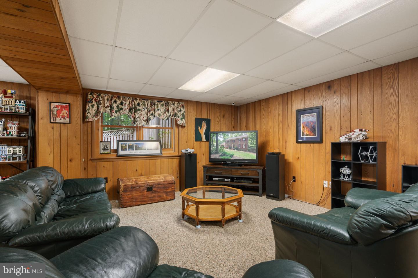 8228 Honeysuckle Rd