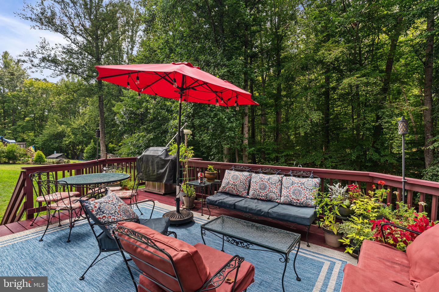 8228 Honeysuckle Rd