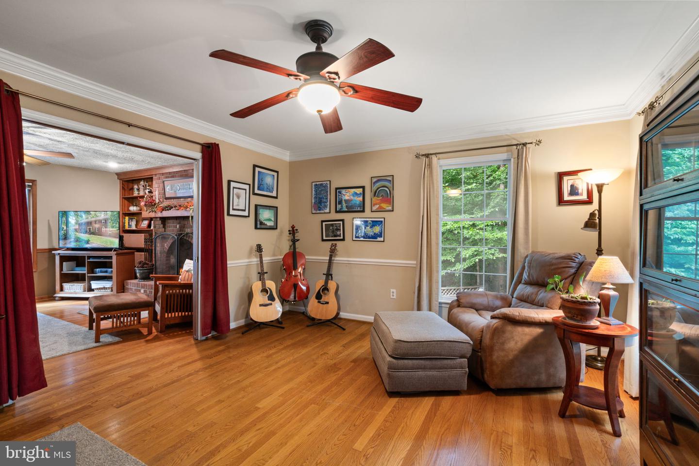 8228 Honeysuckle Rd