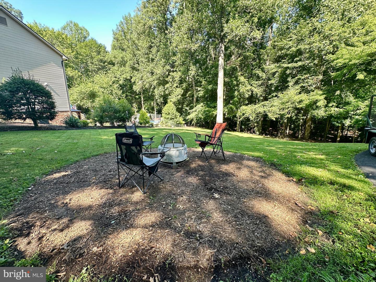 8228 Honeysuckle Rd