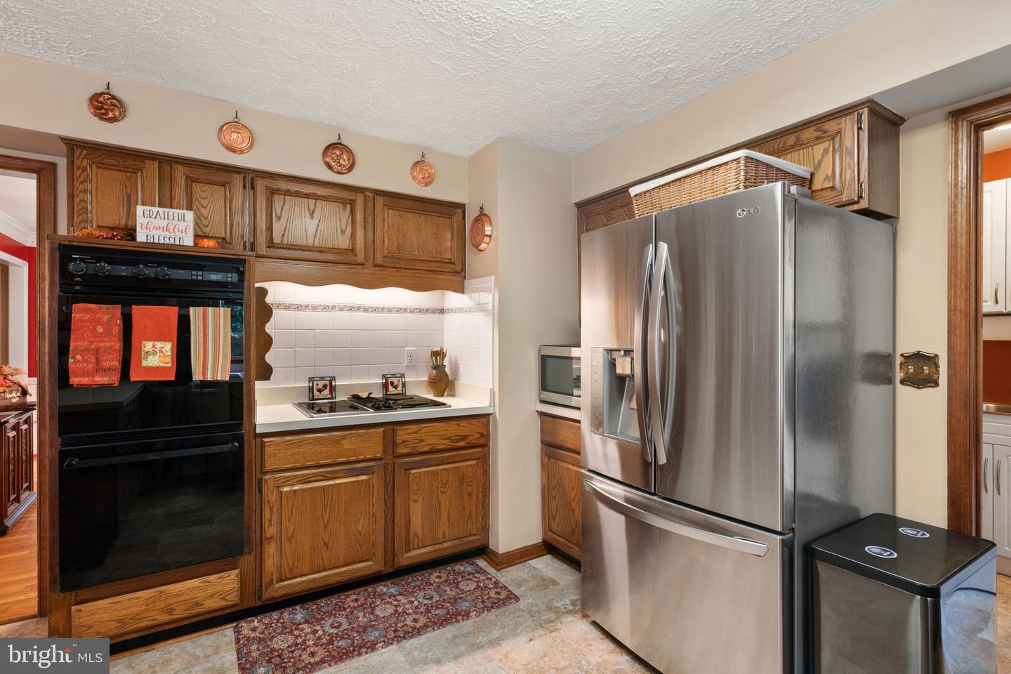 8228 Honeysuckle Rd