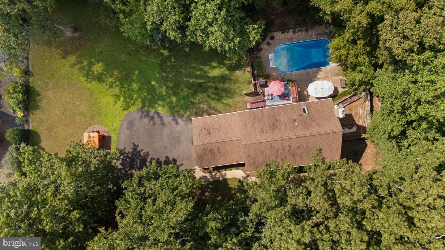 8228 Honeysuckle Rd