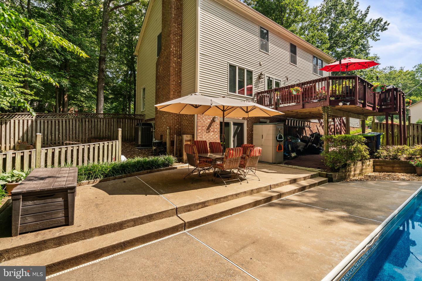 8228 Honeysuckle Rd