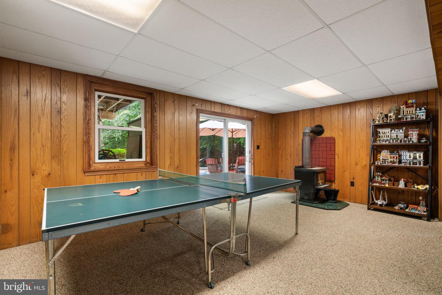 8228 Honeysuckle Rd