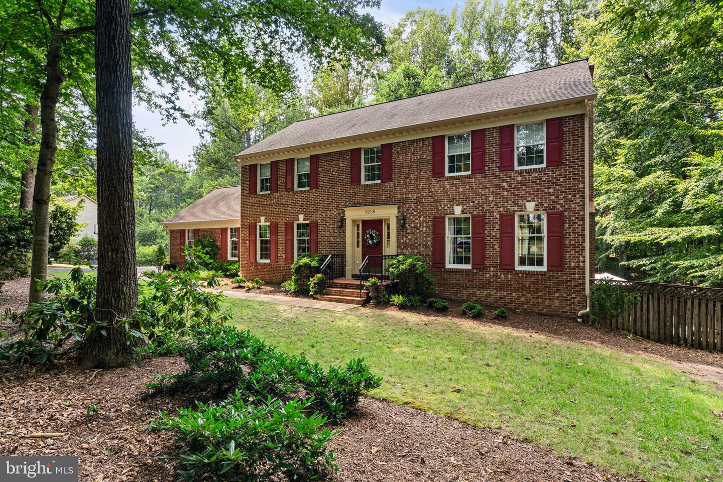8228 Honeysuckle Rd