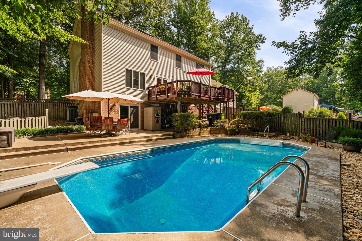 8228 Honeysuckle Rd