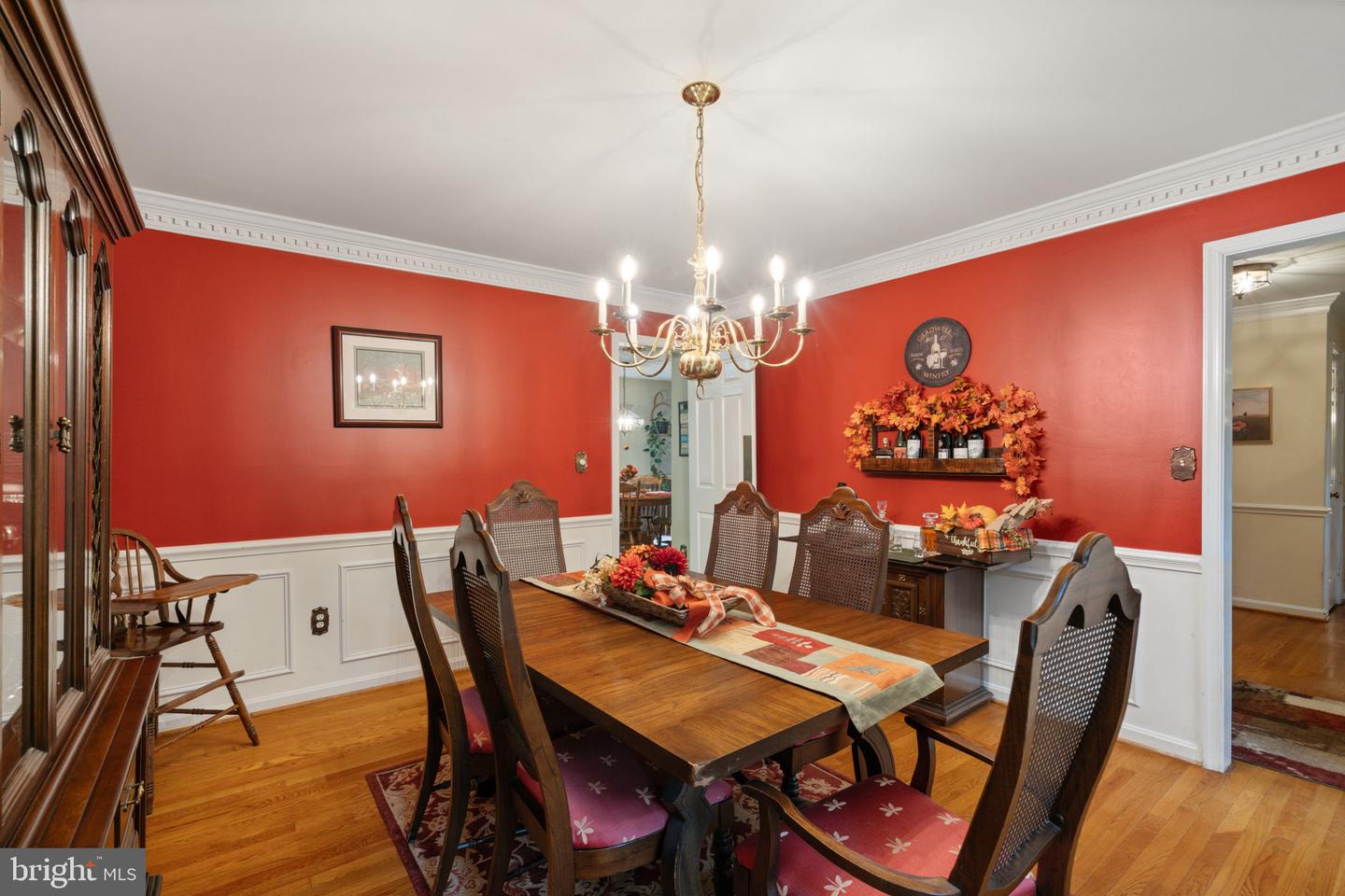 8228 Honeysuckle Rd